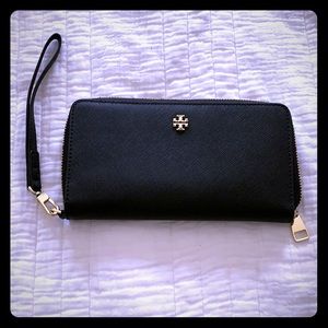 ❣️Tory Burch wristlet wallet❣️